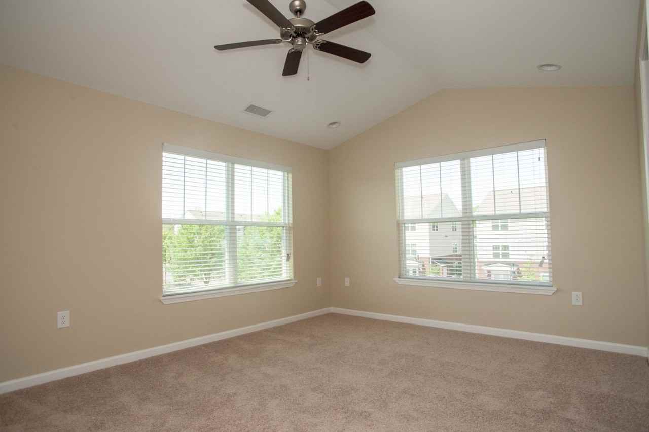 1625 Elmwood Ct #201