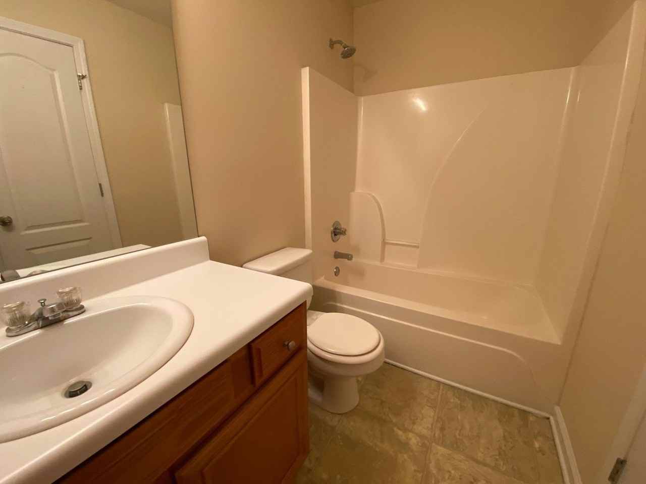 106 Bridgewater Cir - Photo 5 of 17