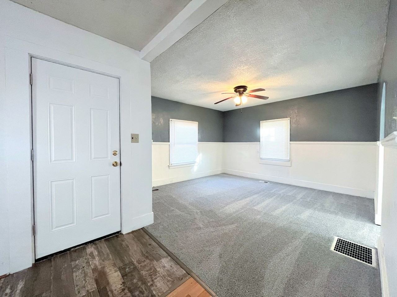 531 East Avenue B - Photo 2 of 11