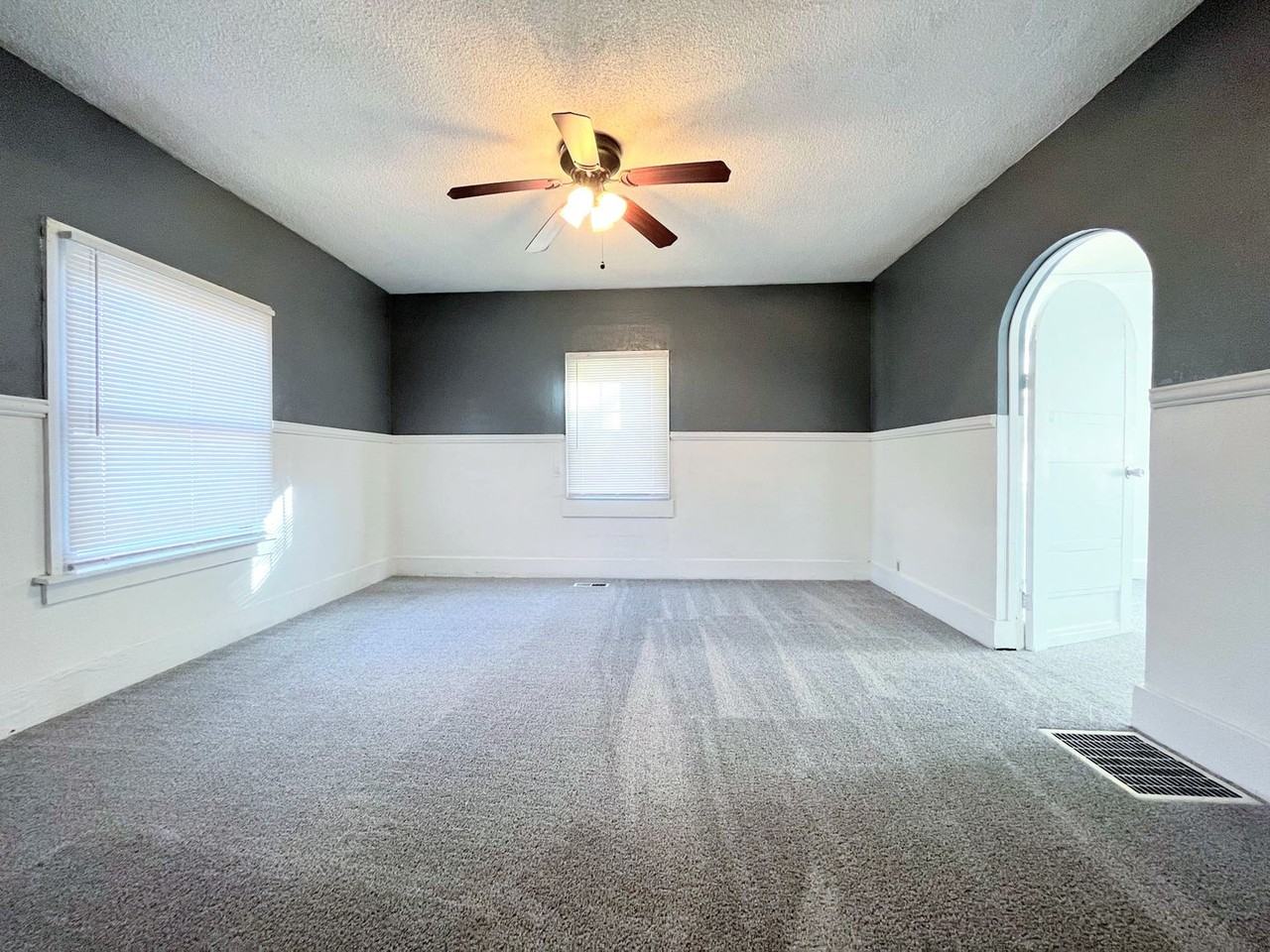 531 East Avenue B - Photo 3 of 11