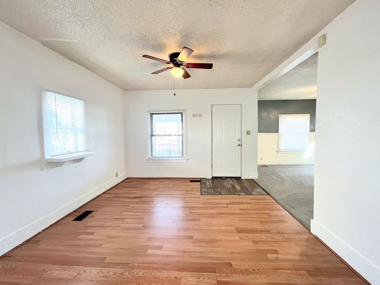 531 E Avenue B - Photo 5 of 11