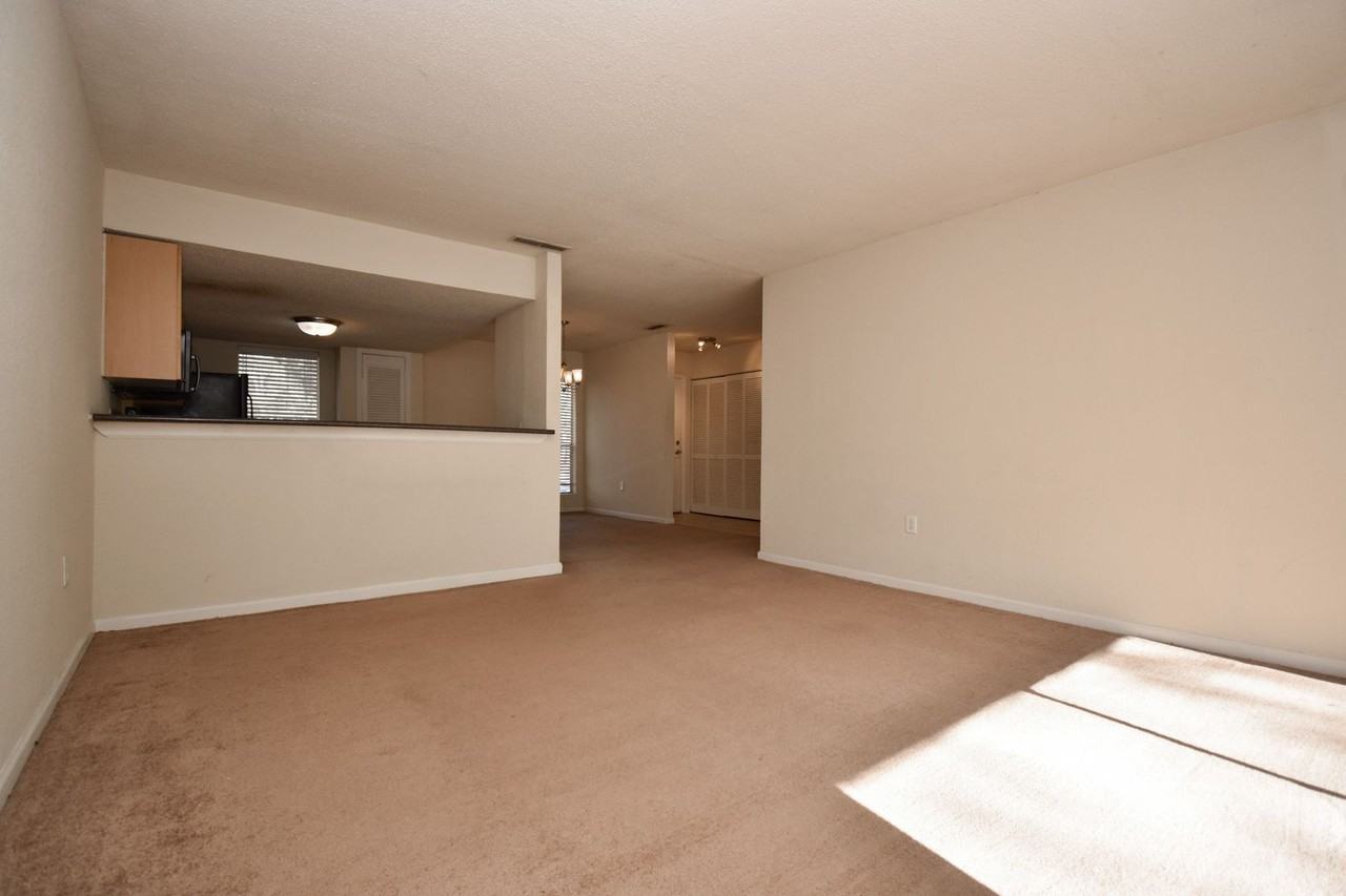 1810 Nw 23rd Blvd #275 - Photo 3 of 15