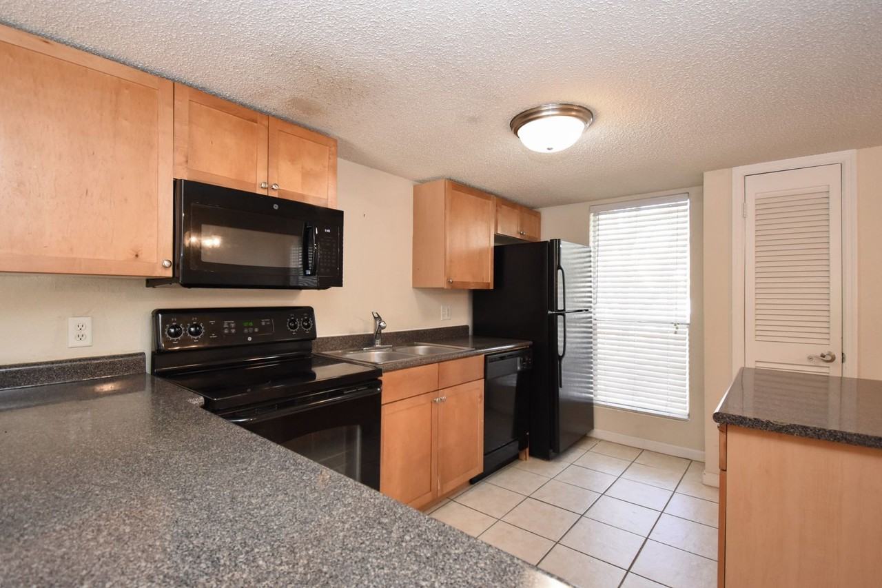 1810 Nw 23rd Blvd #275 - Photo 4 of 15