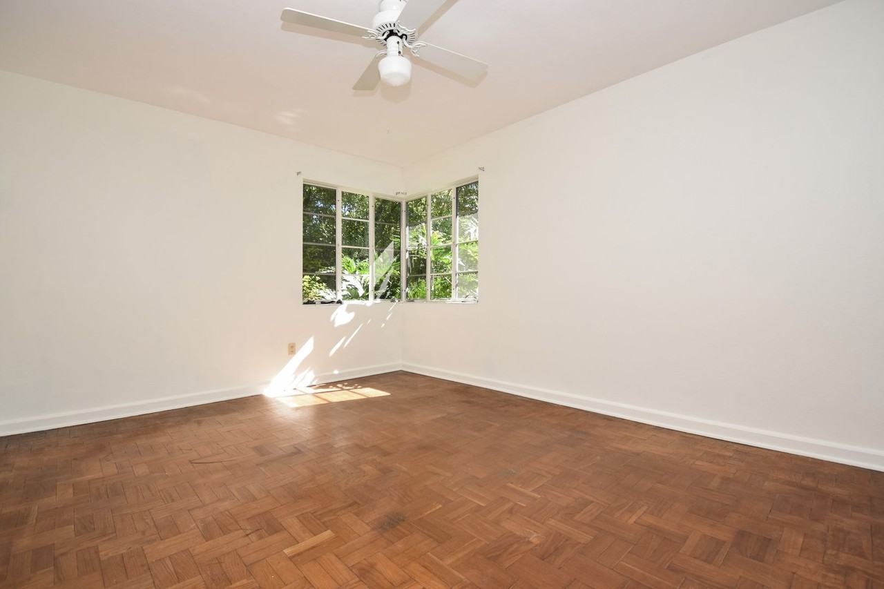 3309 Nw 3rd St - Photo 3 of 26