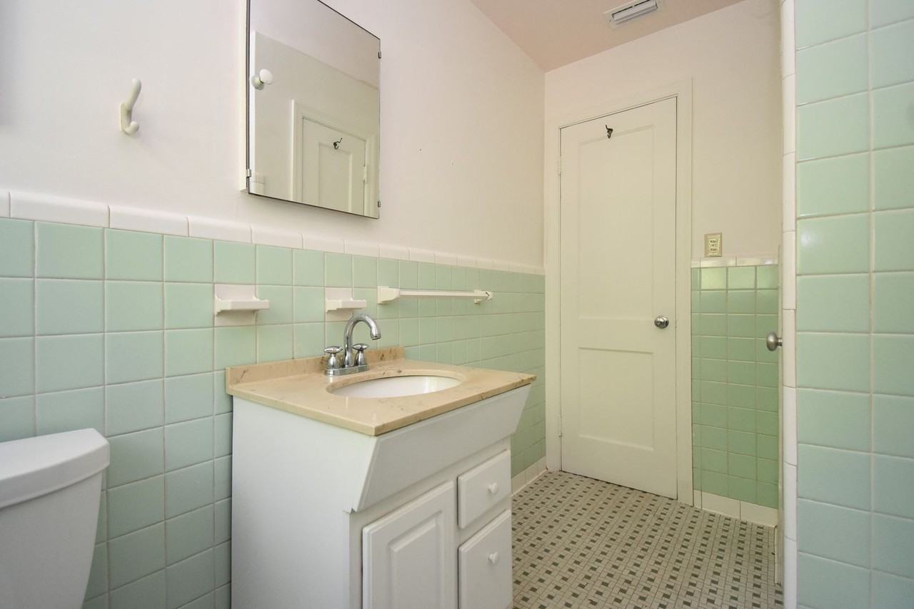 3309 Nw 3rd St - Photo 2 of 26