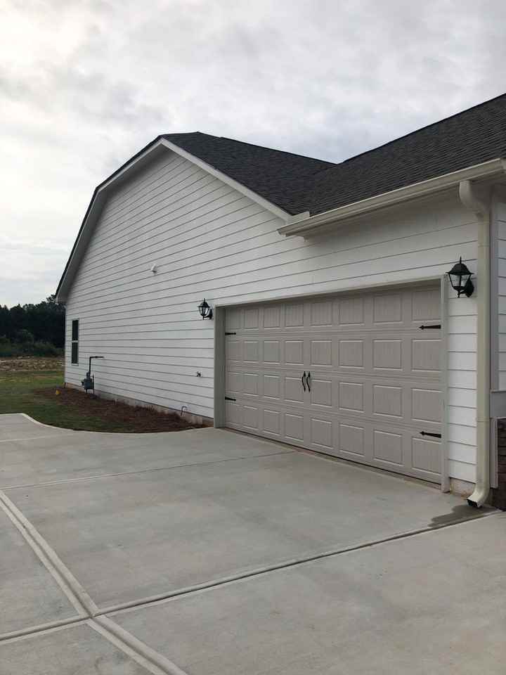 1109 Day Dr - Photo 6 of 33