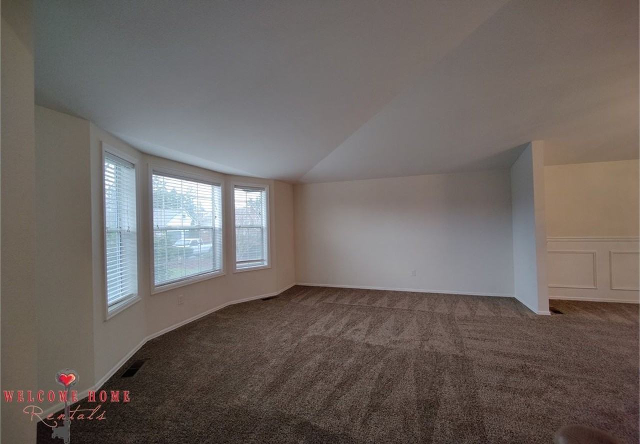 319 Marietta Pl - Photo 7 of 38