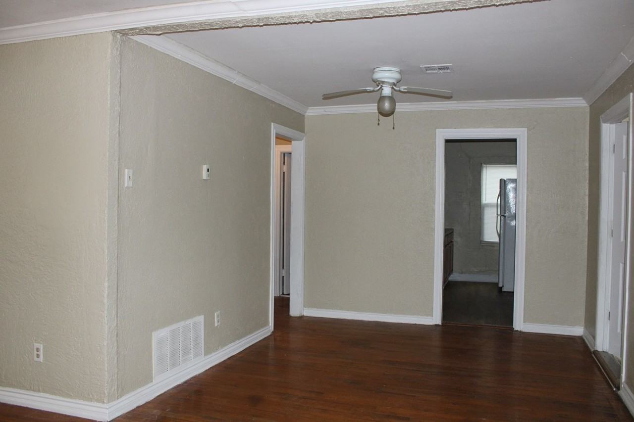 209 W Douglas Dr - Photo 6 of 18
