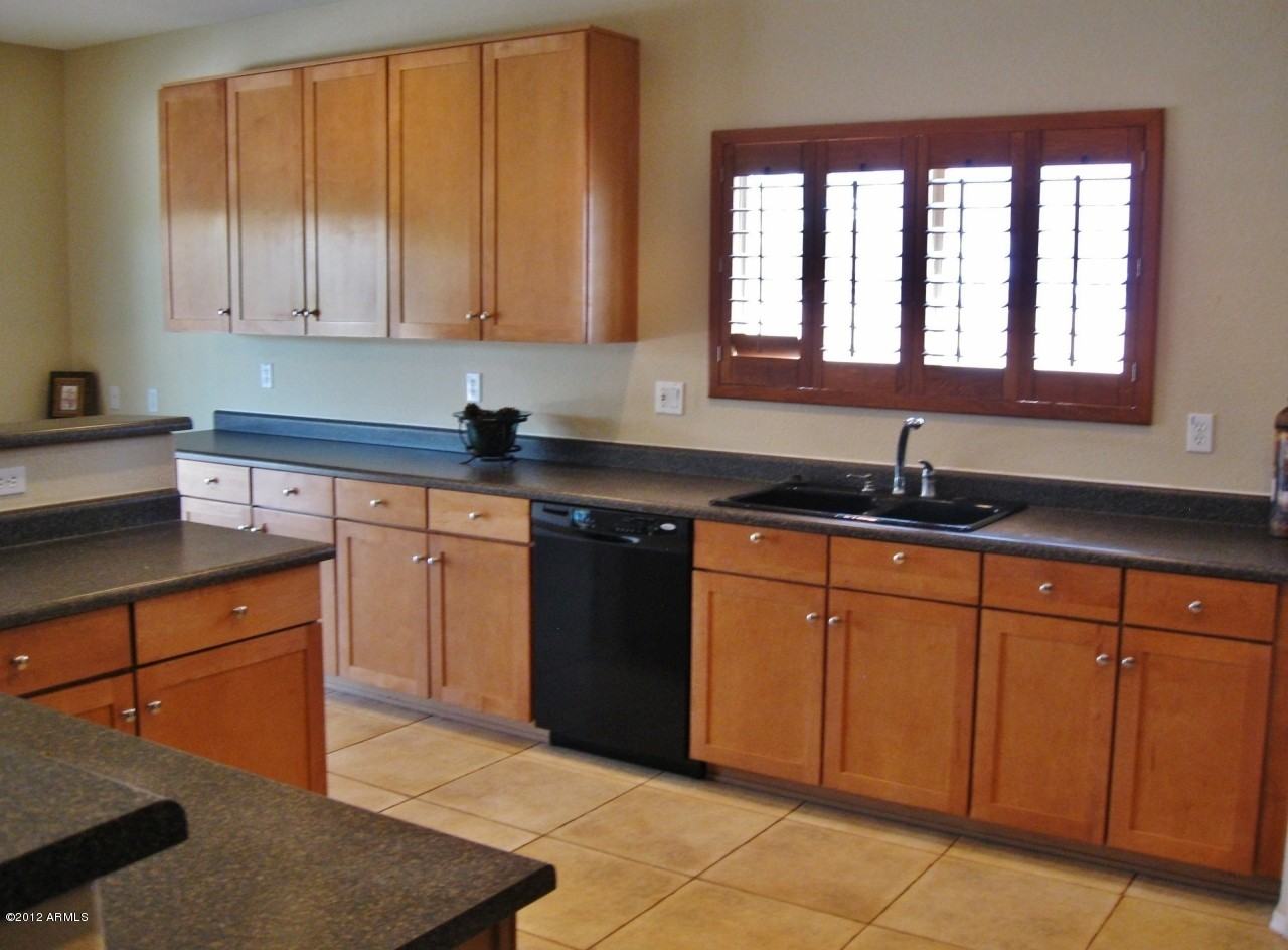 3301 S Martingale Rd - Photo 4 of 32