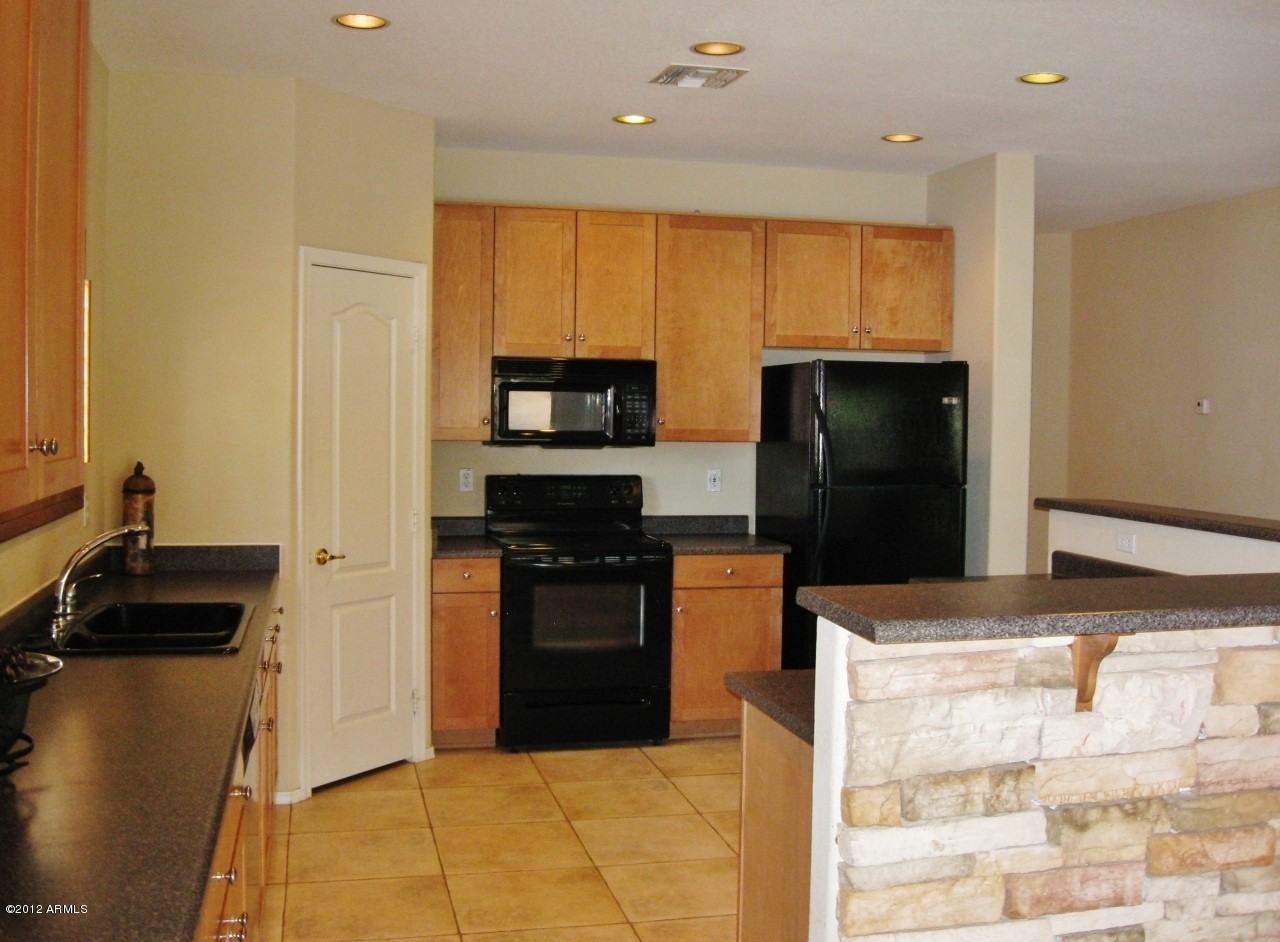 3301 S Martingale Rd - Photo 3 of 32