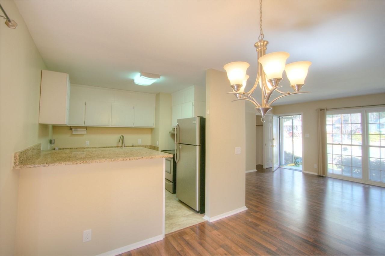 407 Gresham Ave - Photo 3 of 13