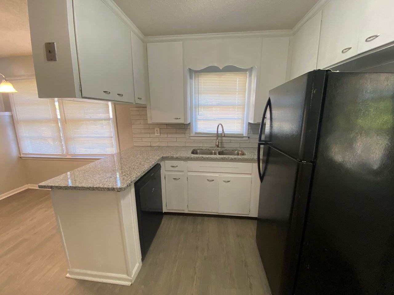 241 Murfee Dr - Photo 3 of 18