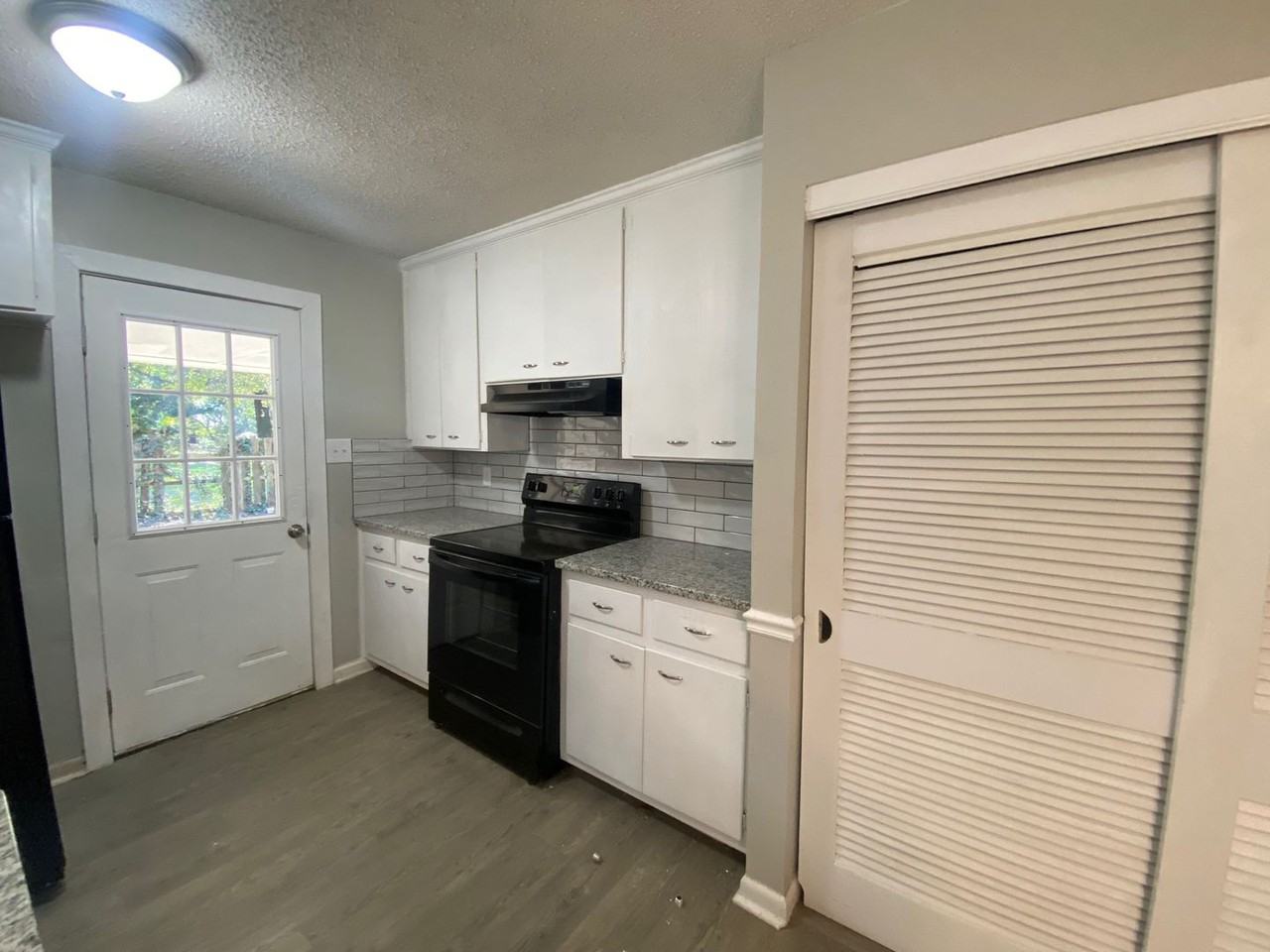 241 Murfee Dr - Photo 4 of 18