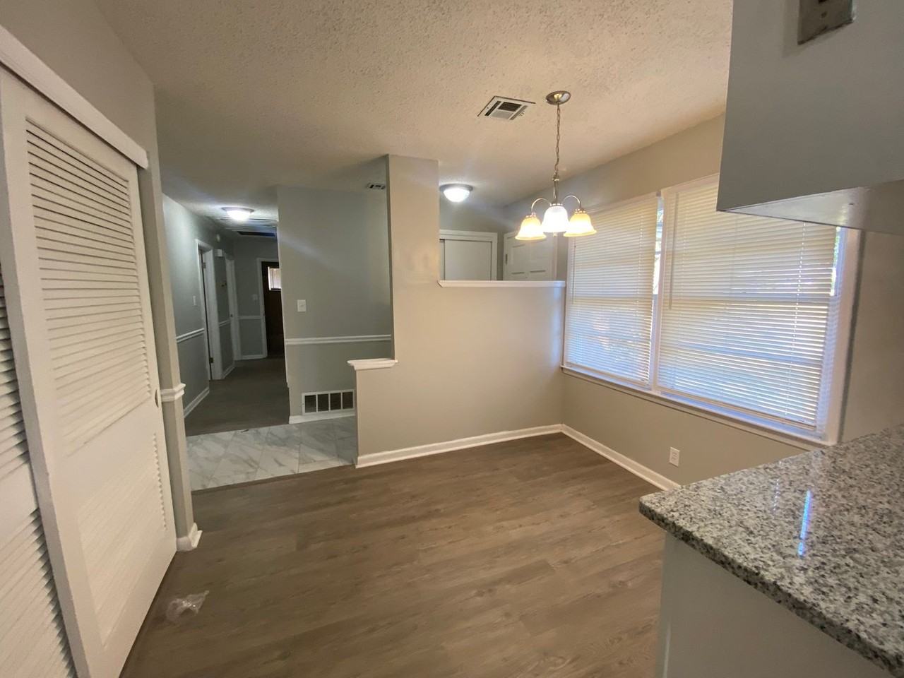 241 Murfee Dr - Photo 5 of 18
