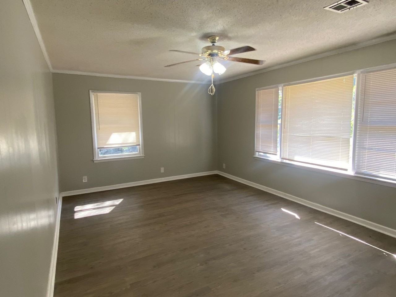 241 Murfee Dr - Photo 6 of 18