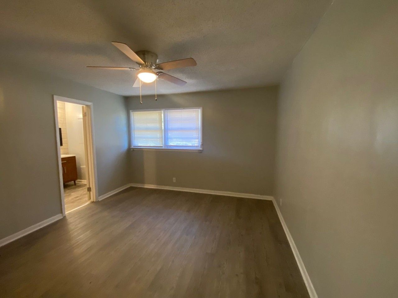 241 Murfee Dr - Photo 7 of 18