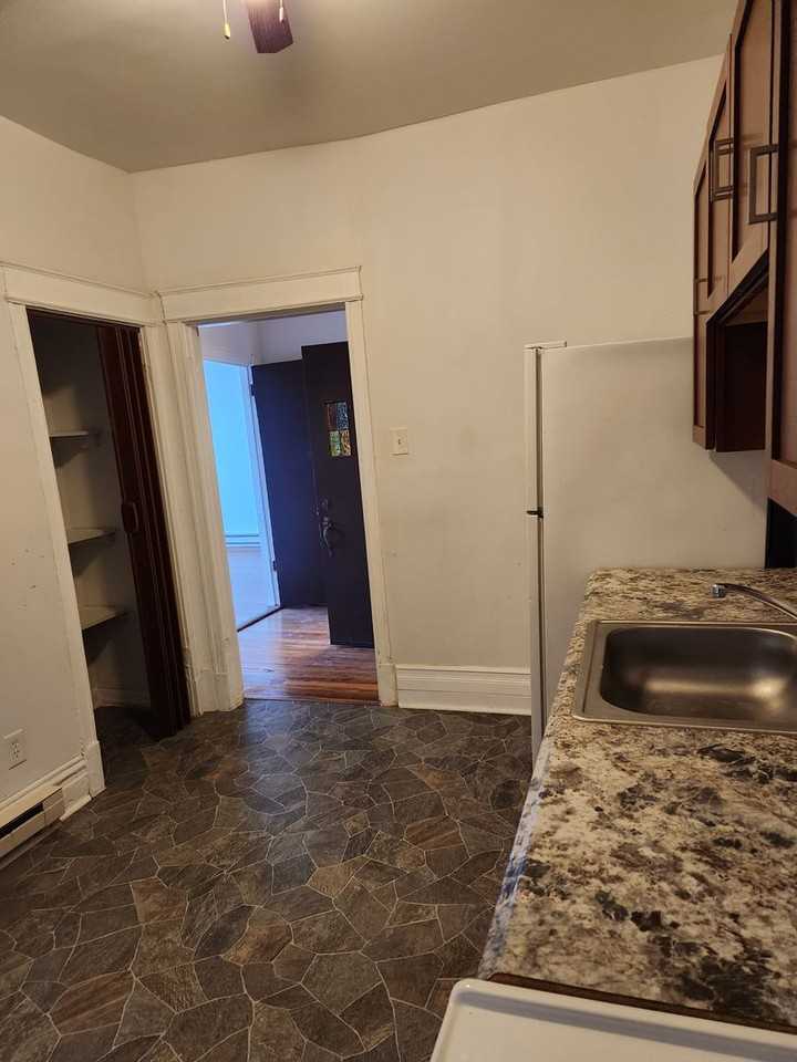 5667 Waterman Blvd - Photo 2 of 12