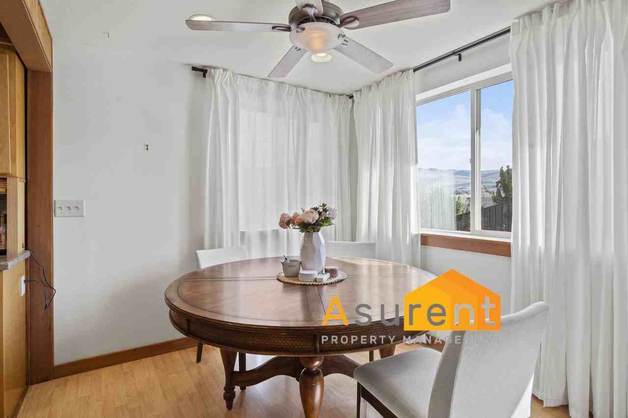 350 Phelps St - Photo 6 of 31