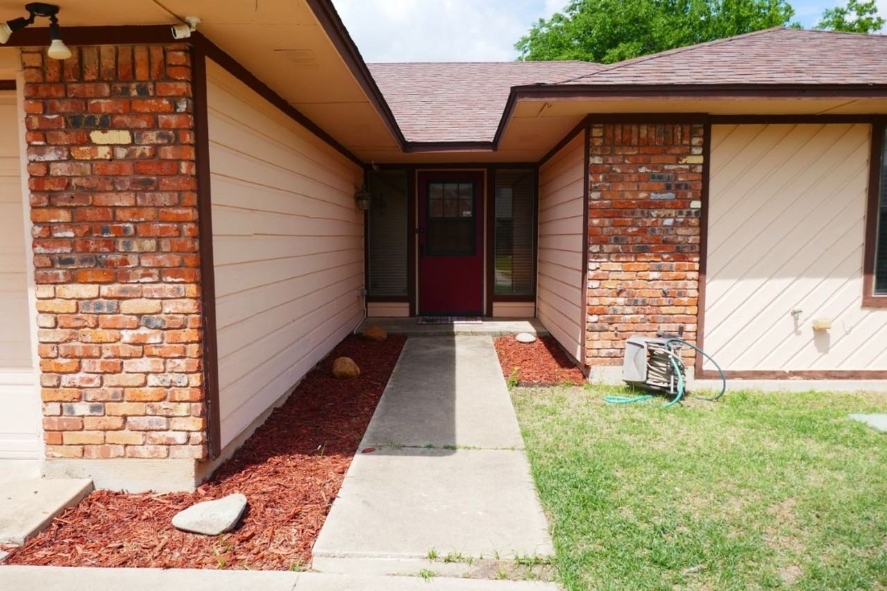 5503 Northwest Wilfred Drive - Photo 4 of 24