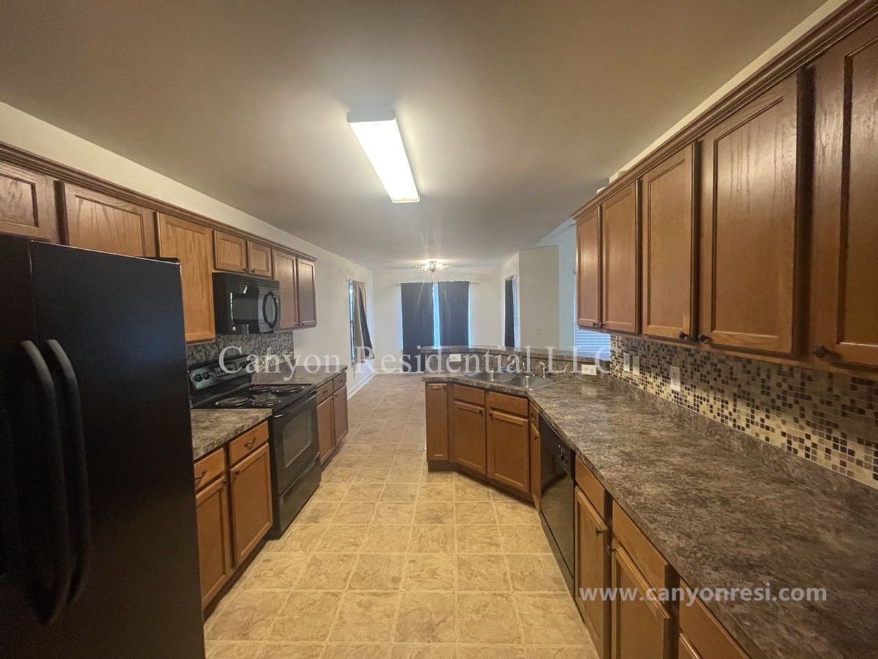 1604 Cedrow Dr - Photo 4 of 15