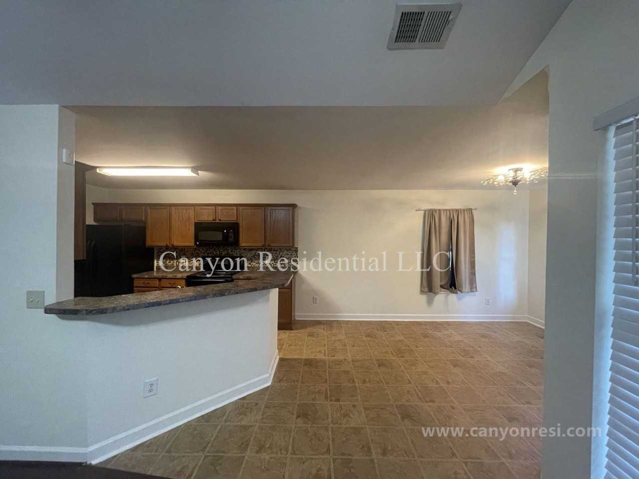 1604 Cedrow Dr - Photo 5 of 15