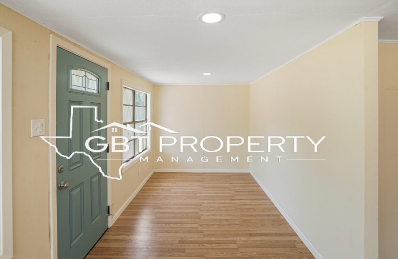 2342 Howard St - Photo 3 of 19