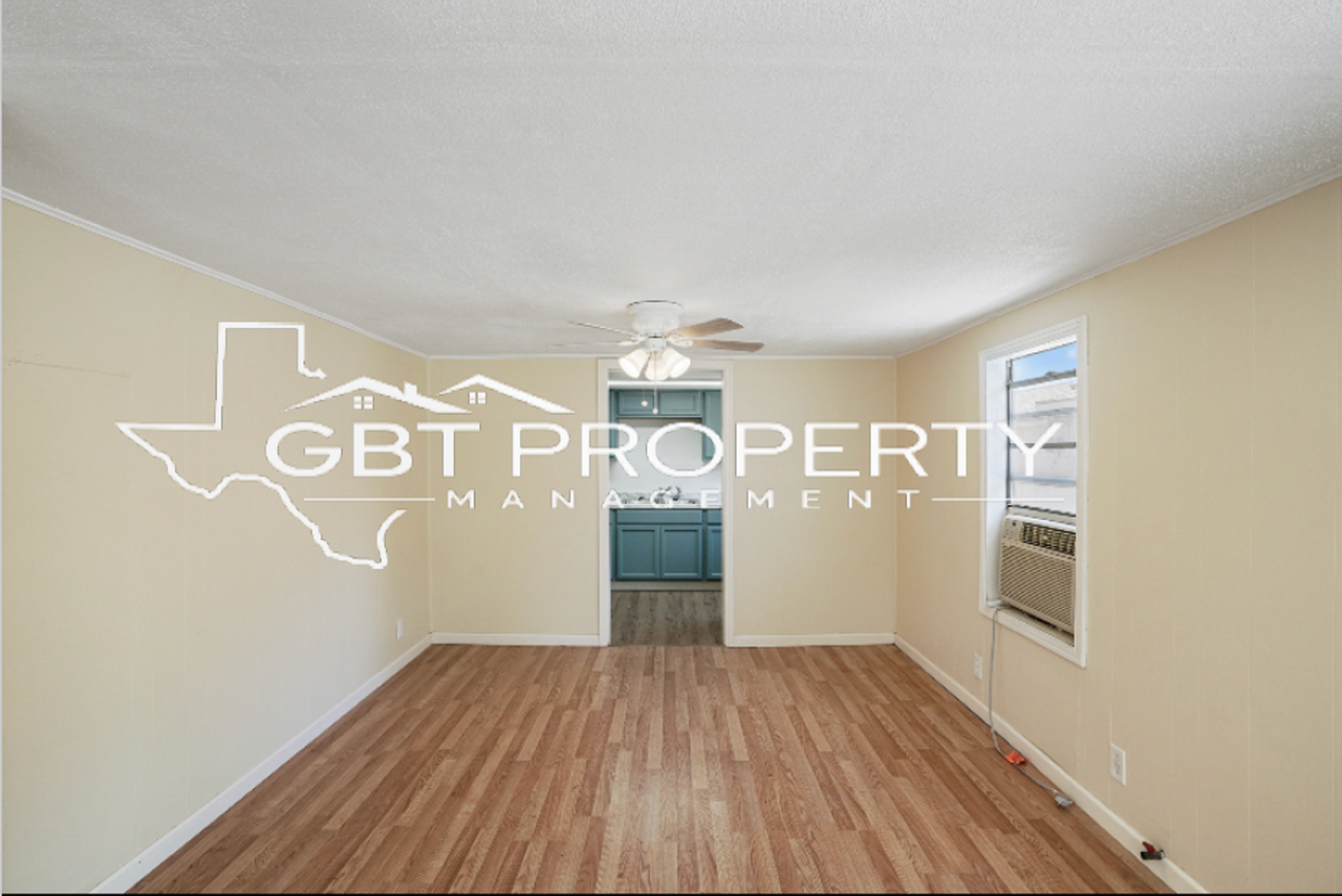 2342 Howard St - Photo 7 of 19