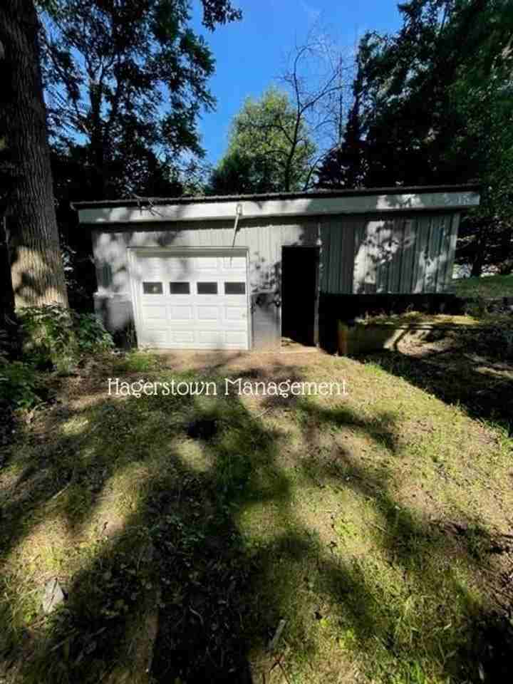 20701 Violet Rd - Photo 3 of 15