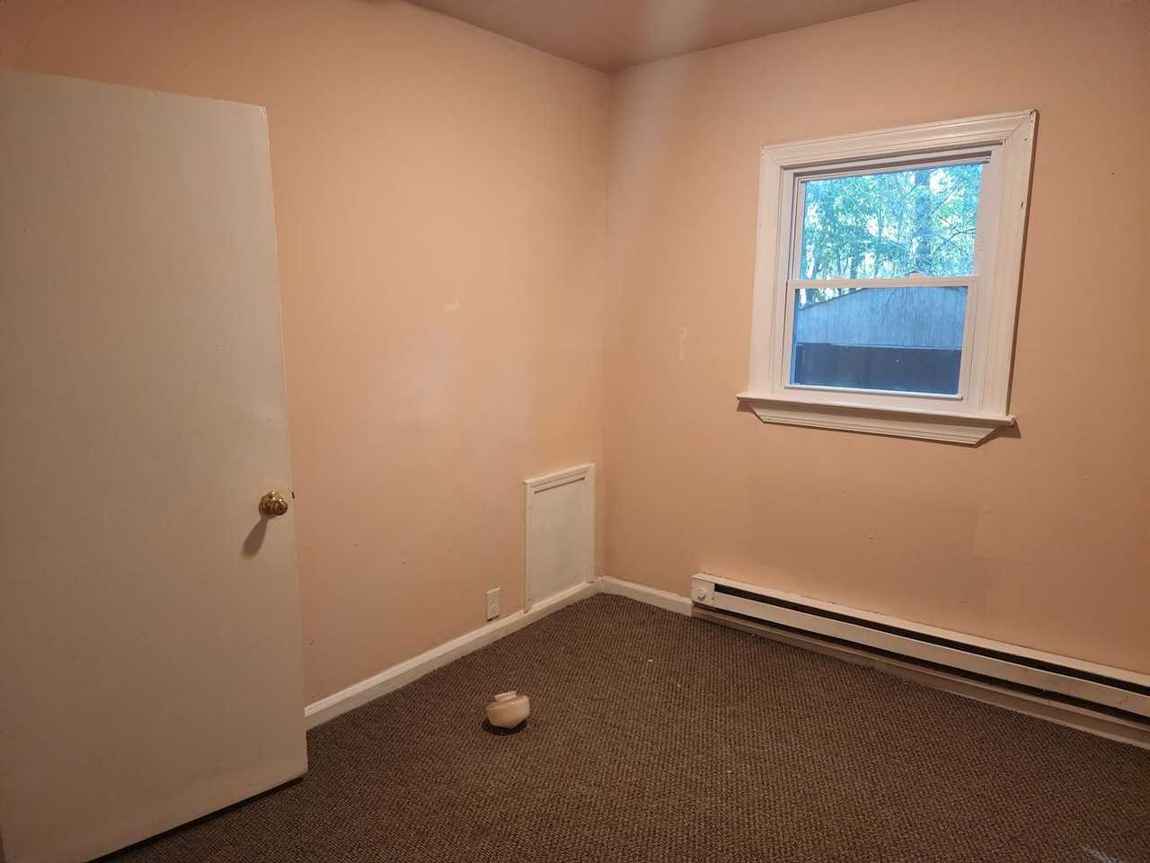 206 Alesa Drive - Photo 3 of 5