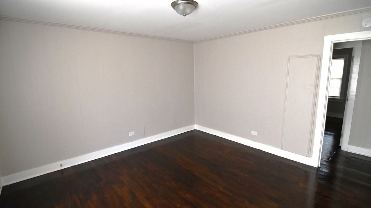 2766 Seneca St - Photo 3 of 23