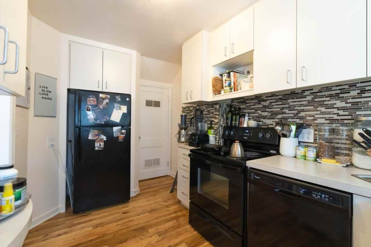 366 N 47th St - Photo 3 of 10