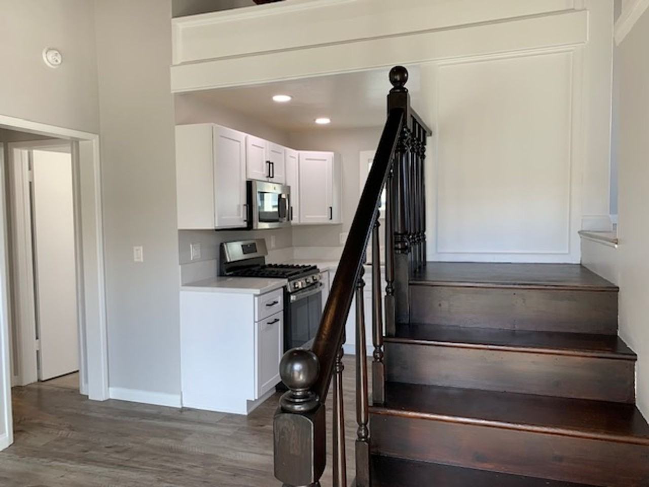 288 Cahuenga Dr - Photo 2 of 29