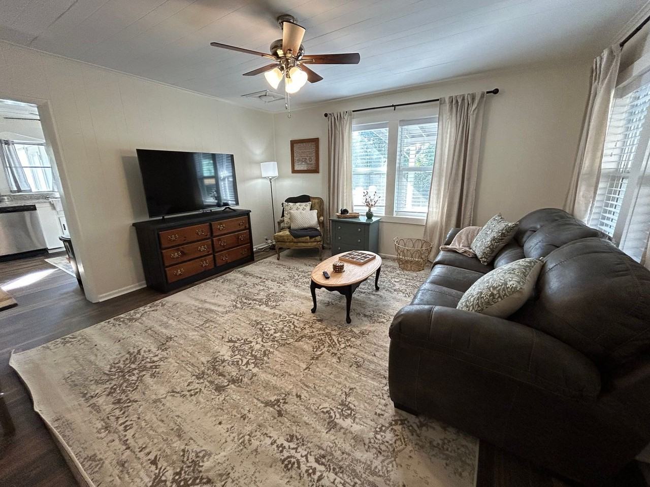 106 Kell St - Photo 4 of 36