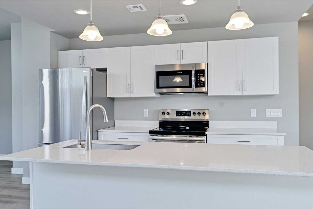 1666 S 225 W - Photo 4 of 15