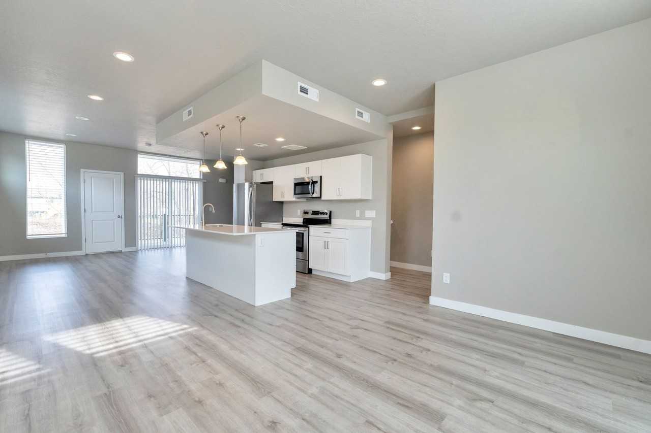 1666 S 225 W - Photo 5 of 15
