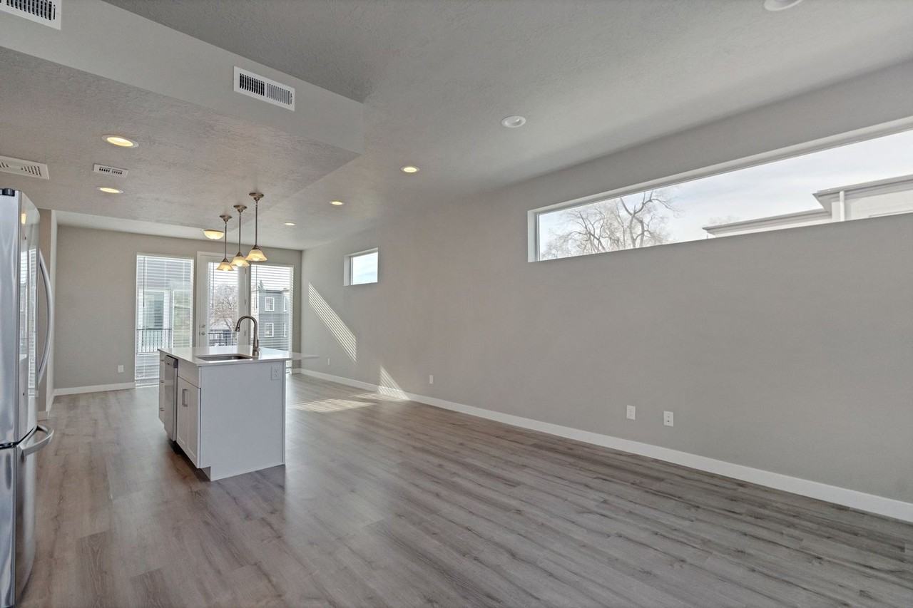 1666 S 225 W - Photo 6 of 15