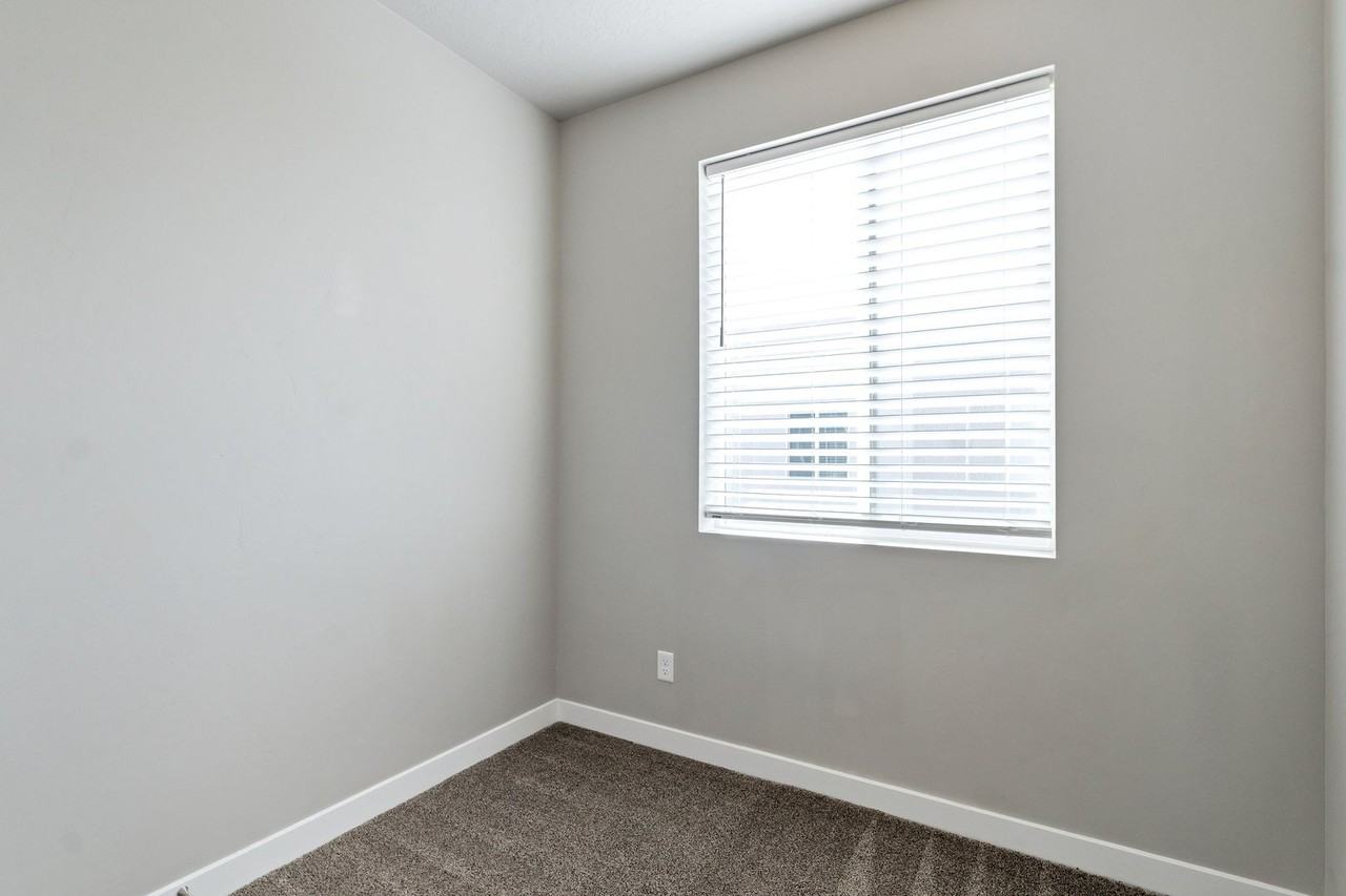 1666 S 225 W - Photo 7 of 15