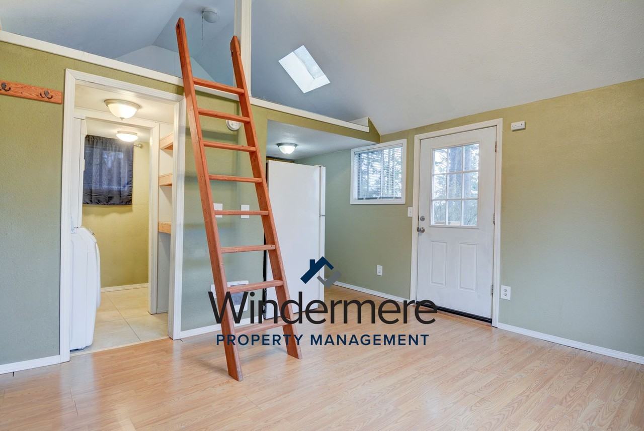 1039 Sidney St - Photo 5 of 18
