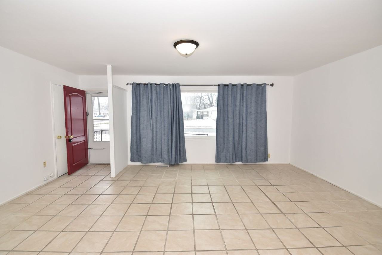 930 Whitehall Dr - Photo 2 of 26