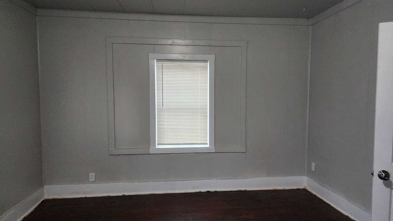 1744 Nw 37th St - Photo 2 of 15