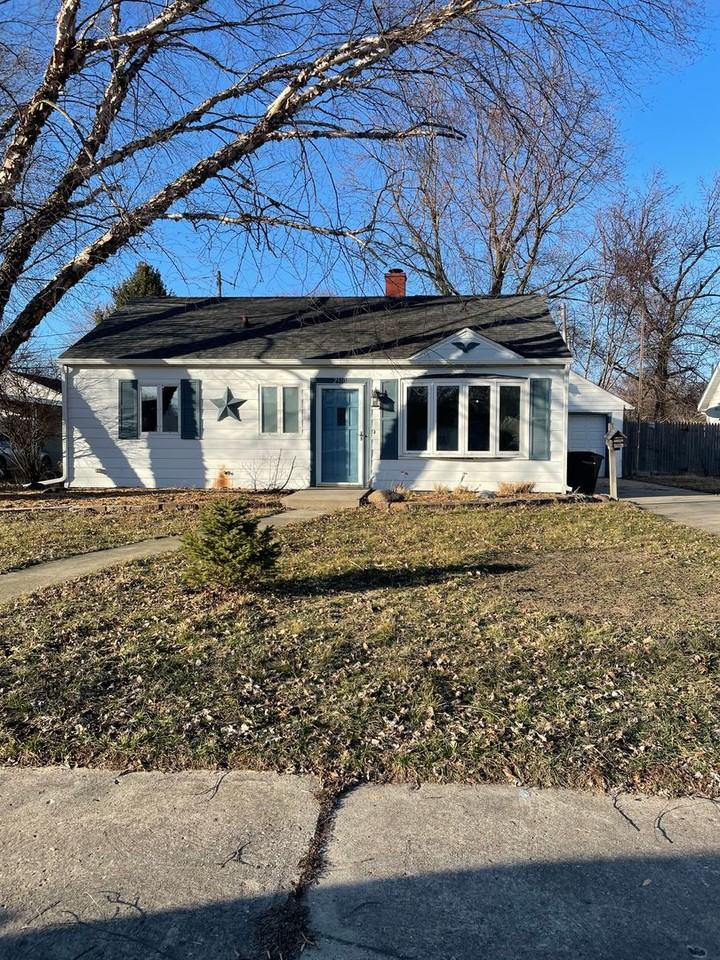 2910 Darby Ln - Photo 2 of 23