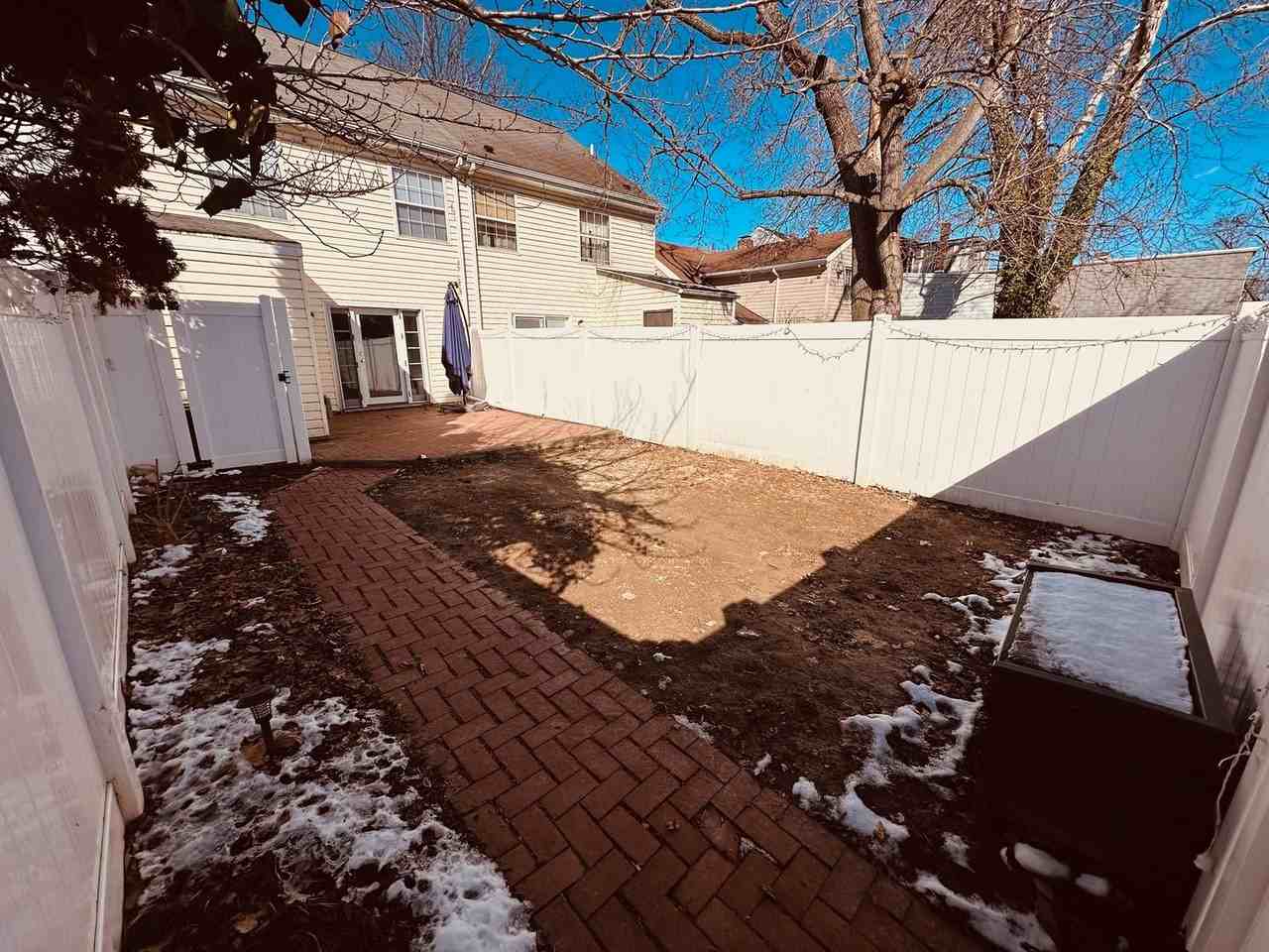 340 W King St - Photo 3 of 24