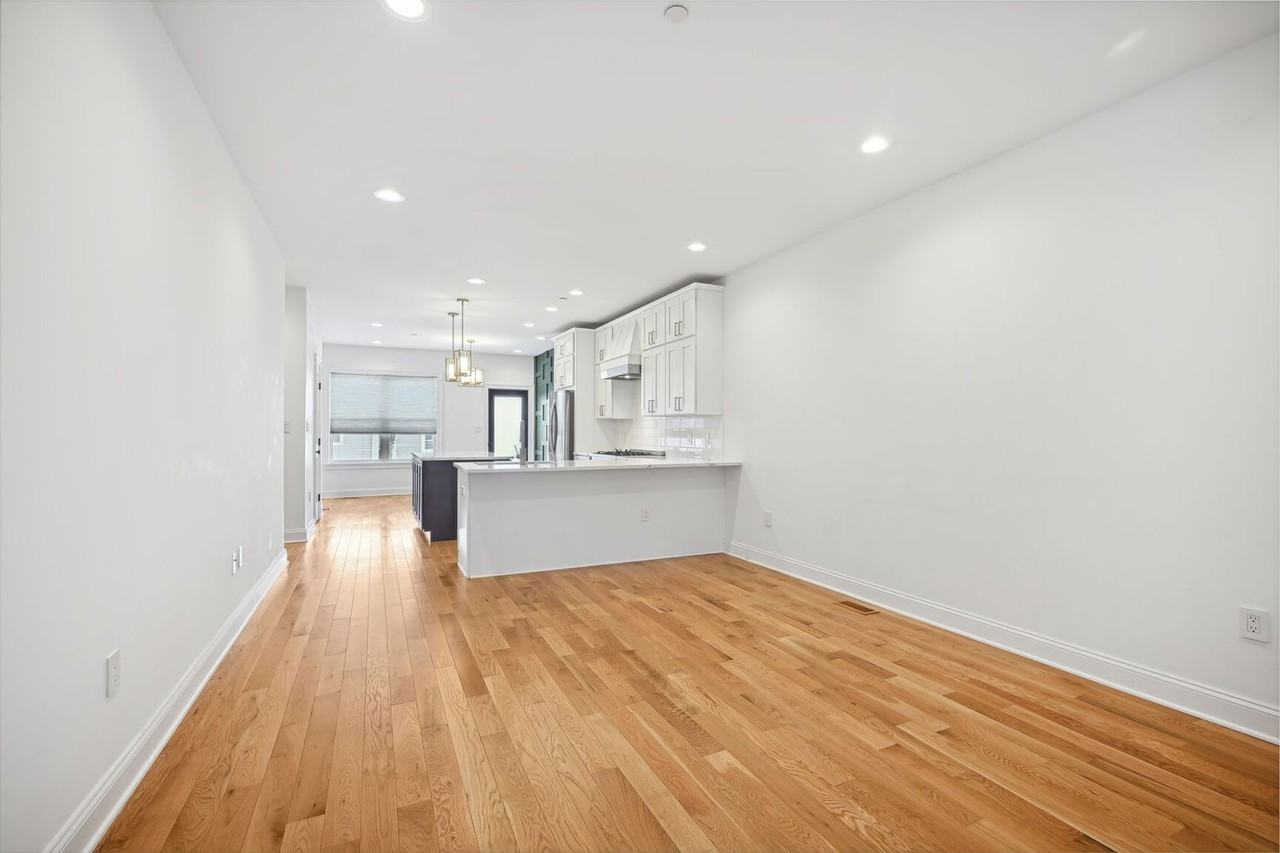1315 Trinidad Ave Ne #1 - Photo 4 of 25