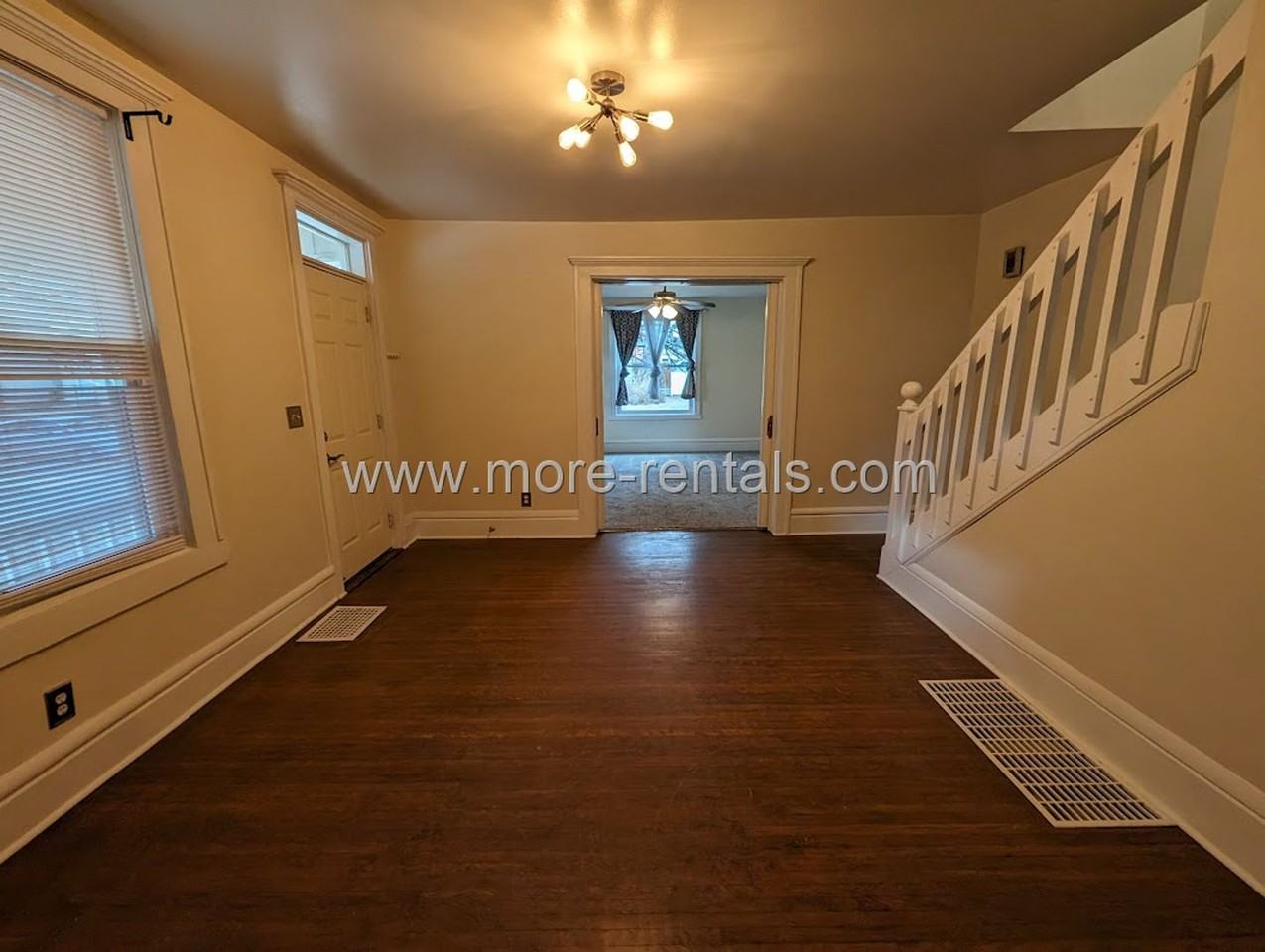 411 411 Forest St - Photo 3 of 25