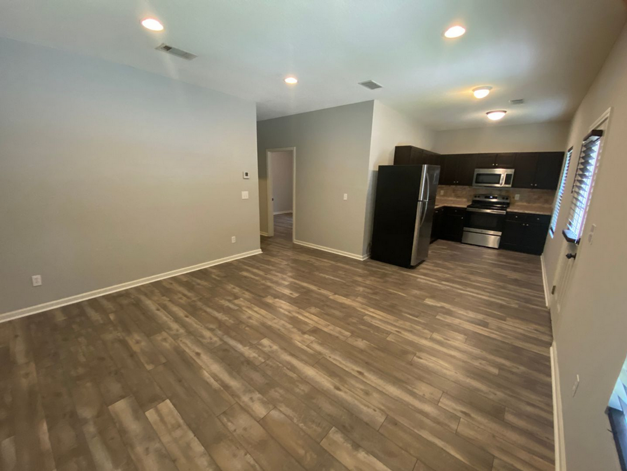 406 Shady Park Cv - Photo 3 of 17