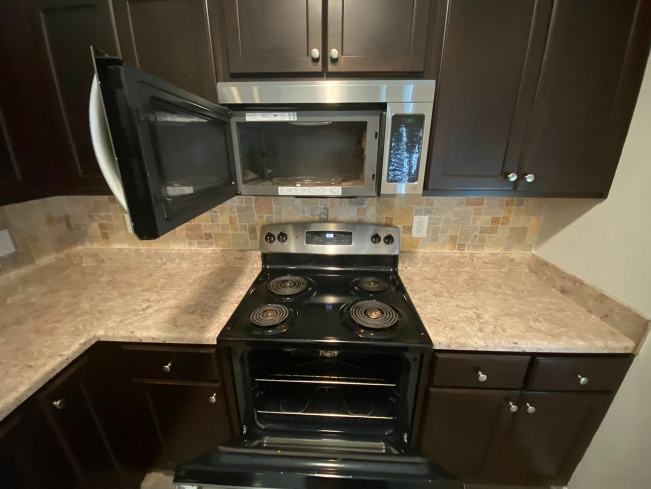 406 Shady Park Cv - Photo 4 of 17