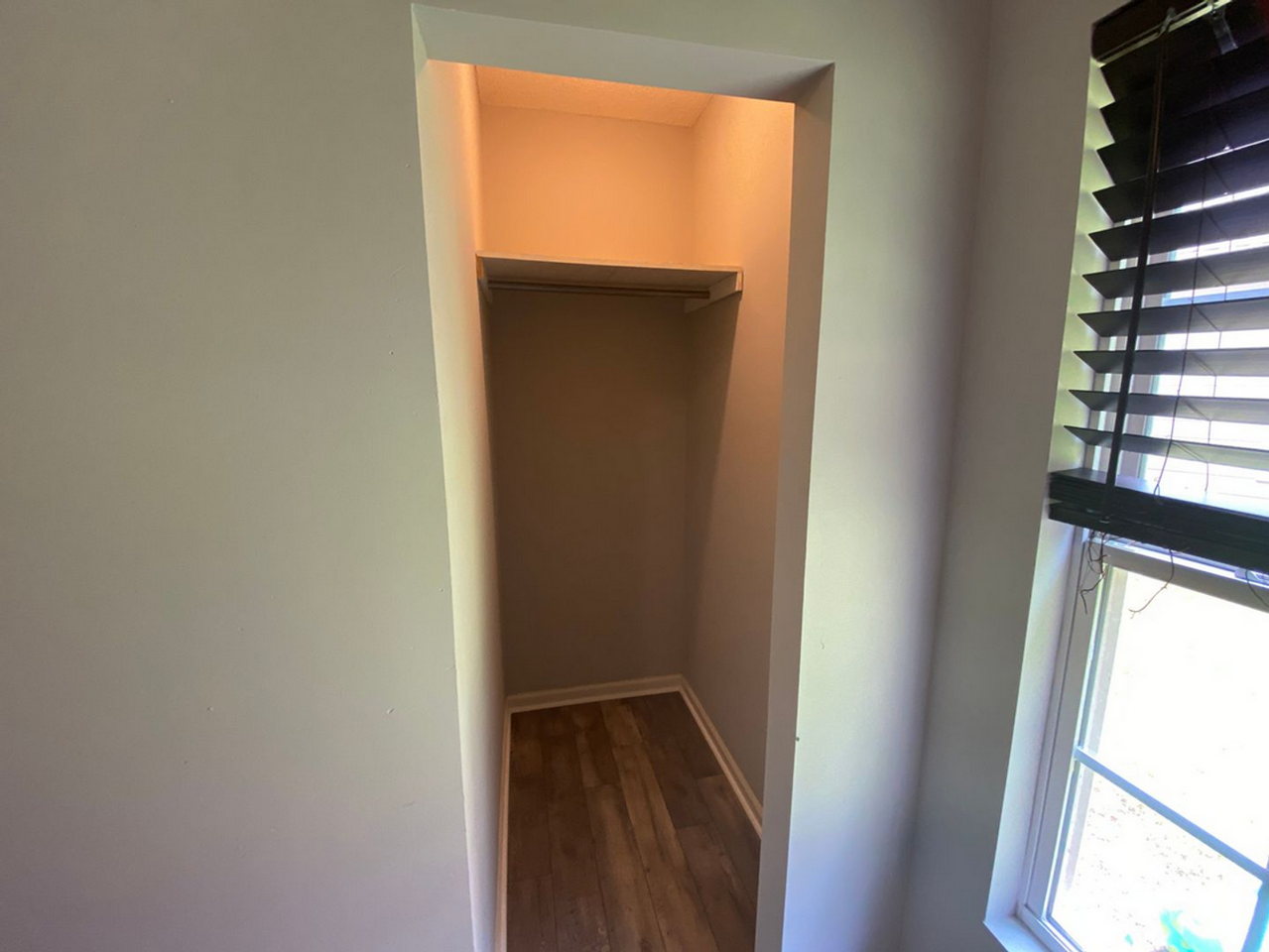 406 Shady Park Cv - Photo 7 of 17