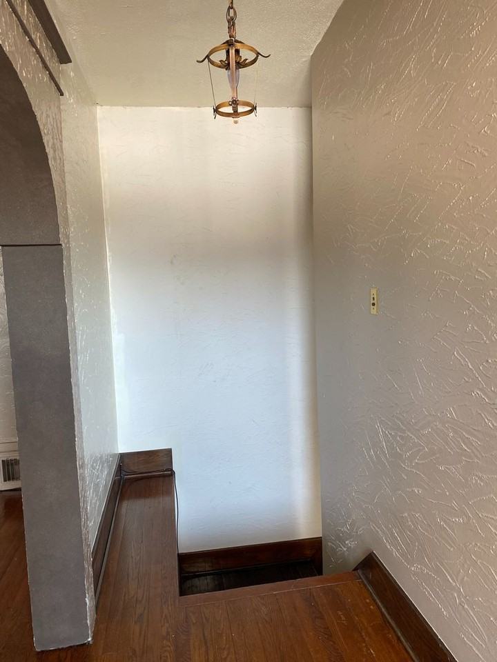 818 E 5th St - Photo 2 of 13