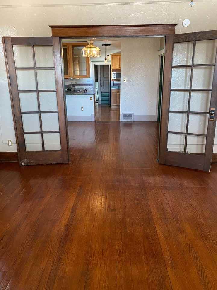 818 E 5th St - Photo 6 of 13