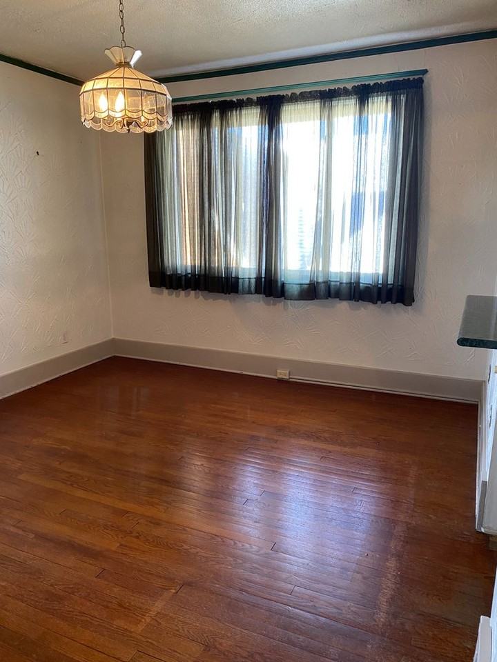 818 E 5th St - Photo 7 of 13